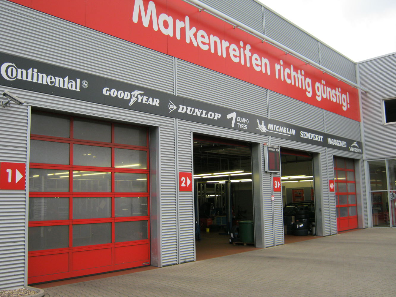 reifen.com-Filiale in Düsseldorf